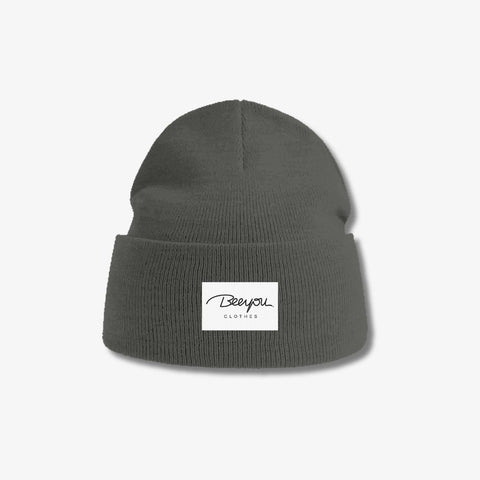 Beanie mit Beeyou. Logo